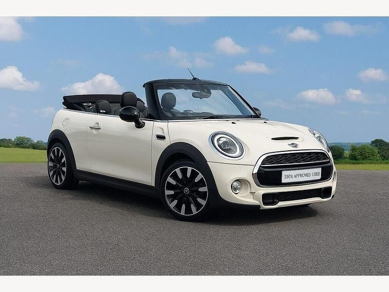 White Used 2021 Mini Cooper S Exclusive Hatchback | £20,990 (Fair price) - Image 1/4