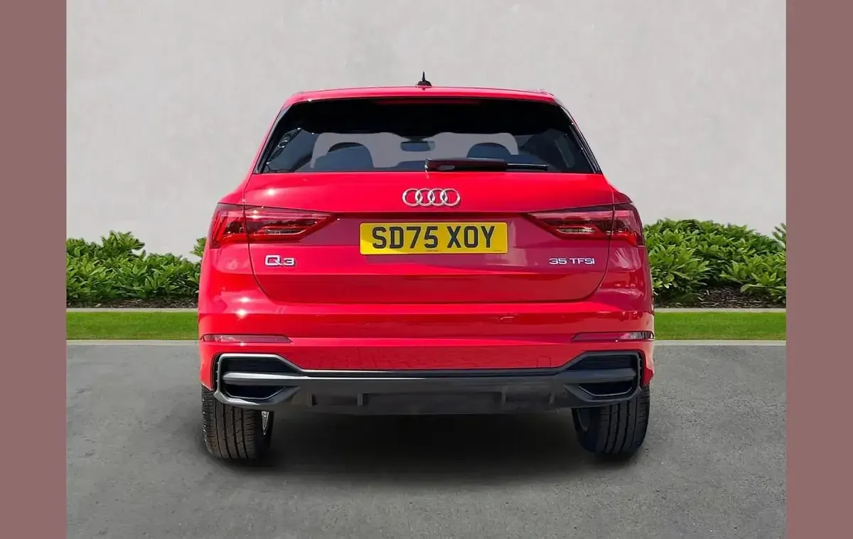 Used Audi Q3 S-Line 150 HP (110 kW) 2025 Red SUV