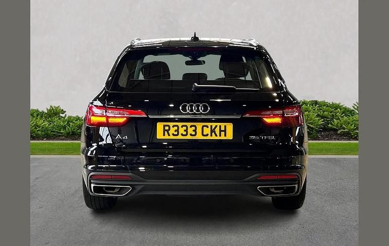 Used Audi A4 Comfort 150 HP (110 kW) 2023 Black Estate