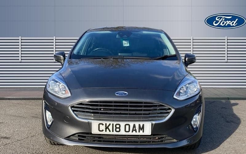 Used Ford Fiesta Zetec 86 HP (63 kW) 2018 Grey Hatchback