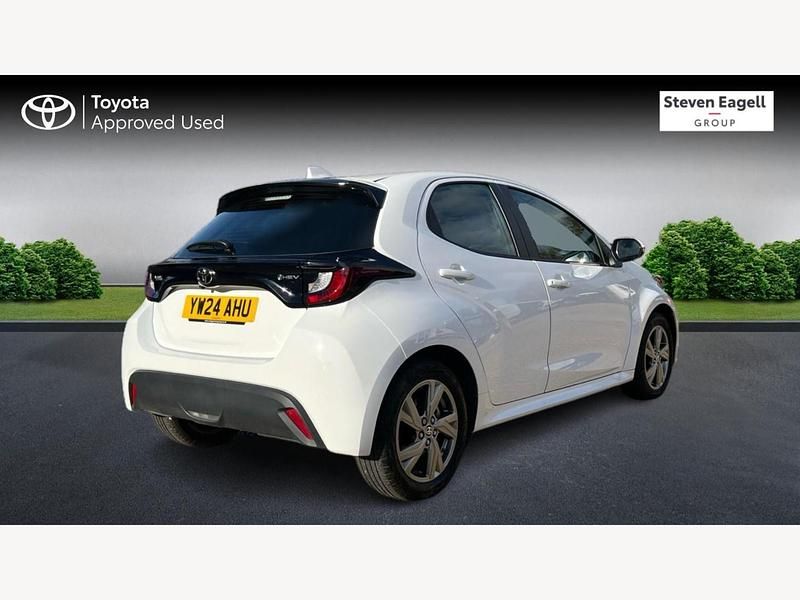 Used Toyota Yaris Hybrid 2024 White Hatchback