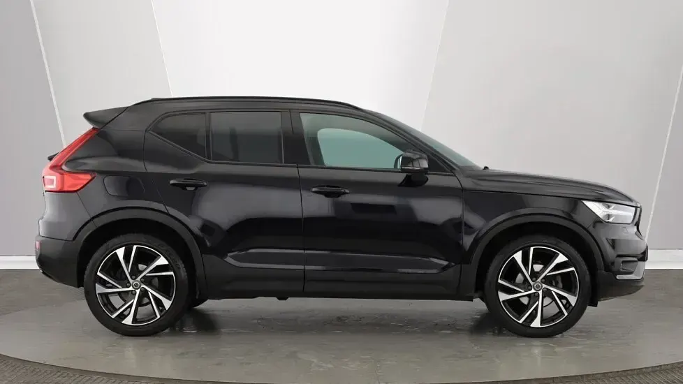 Used Volvo XC40 R-Design Pro 2022 Black SUV