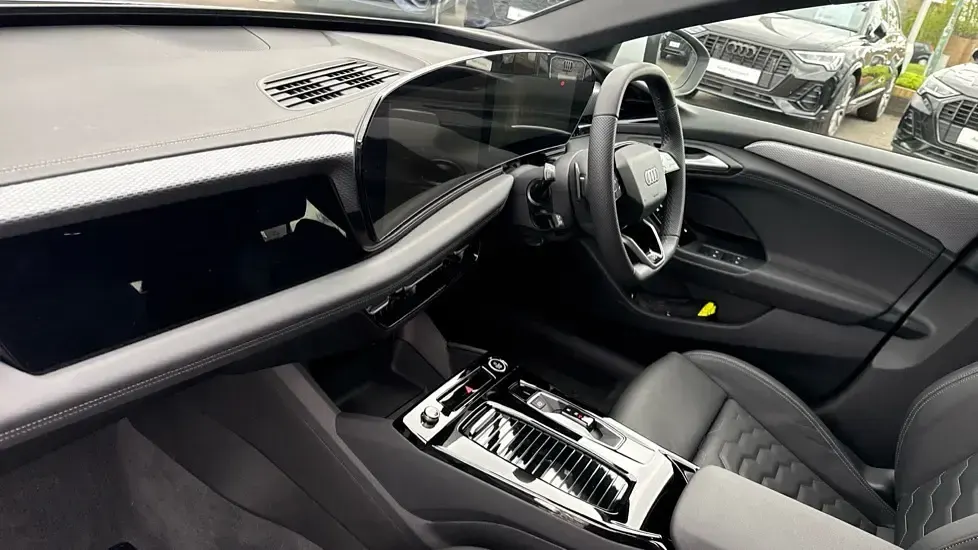 New Audi A6 e-tron S-Line 210 kW (286 HP) 2026 White Estate