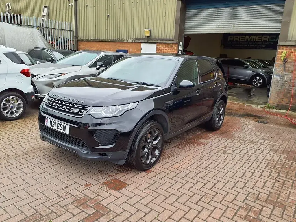 Used Land Rover Discovery 5 Landmark 180 HP (132 kW) 2019 Black SUV