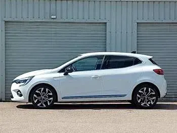 Used Renault Clio Techno 90 HP (66 kW) 2023 White Hatchback