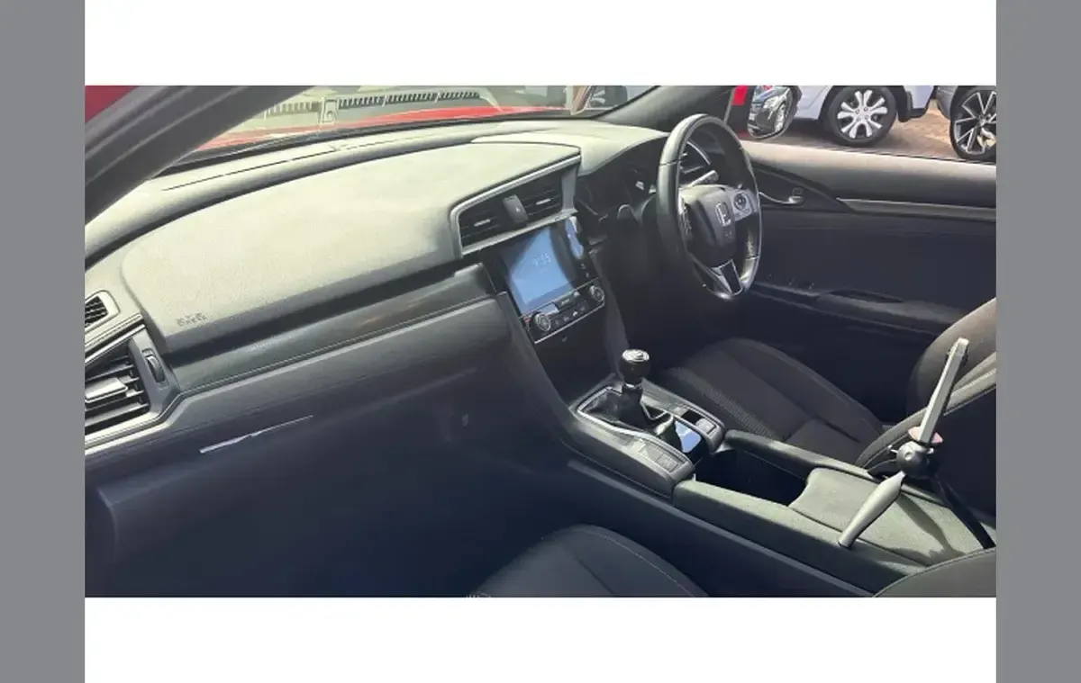Used Honda Civic SR 126 HP (92 kW) 2019 Red Hatchback