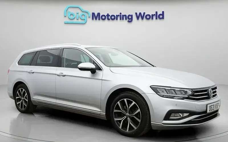 Begagnad VW Passat SEL 150 HK (110 kW) 2023 Kombi