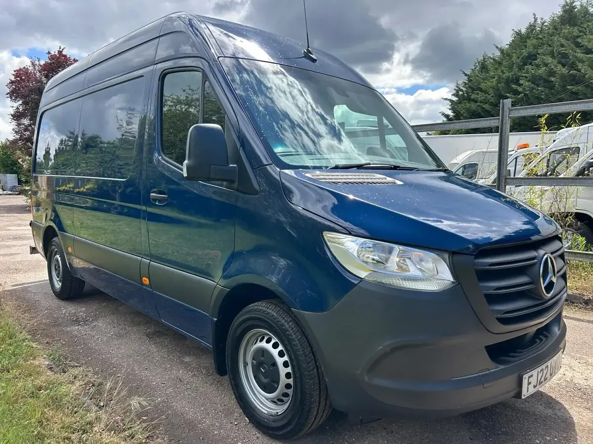 Used Mercedes Sprinter Progressive 150 HP (110 kW) 2022 Blue Van