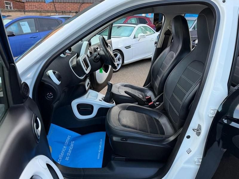 Used Smart ForFour Premium 71 HP (52 kW) 2015 Black Hatchback