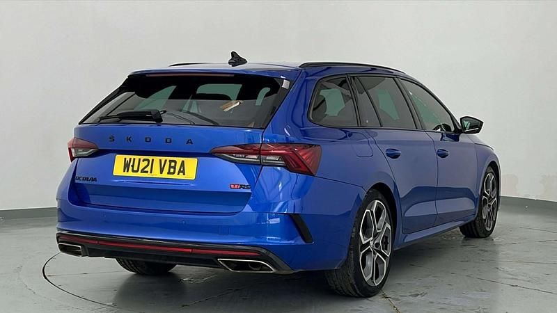 Used Skoda Octavia vRS 245 HP (180 kW) 2021 Blue Estate