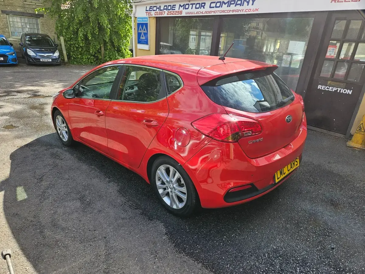 Used Kia Ceed 2015 Red Hatchback