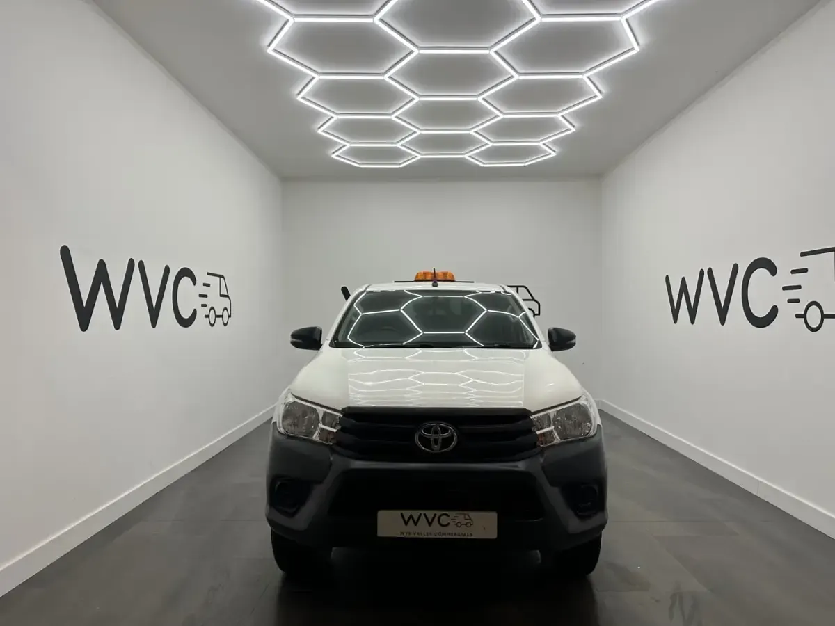 Usado Toyota HiLux Active 150 CV (110 kW) 2020 Blanco Pickup/Camioneta