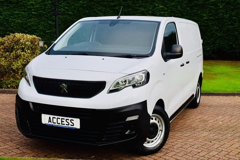 White Used 2023 Peugeot Expert Premium Van | £13,995 (Fair price) - Image 1/4