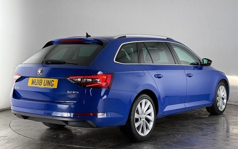 Used Skoda Superb SE L Executive 190 HP (139 kW) 2018 Blue Estate
