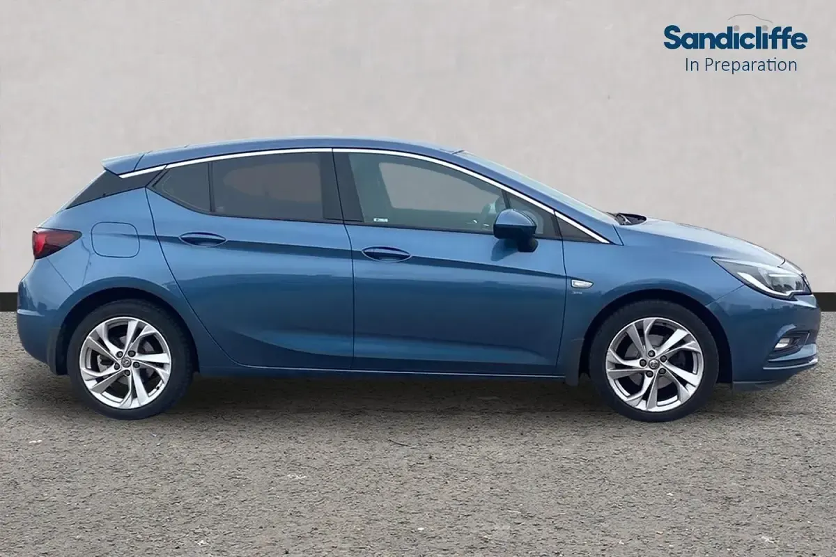Used Vauxhall Astra SRi 100 HP (73 kW) 2018 Blue Hatchback