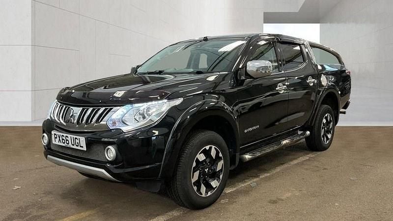 Used Mitsubishi L200 2016 Black Pickup