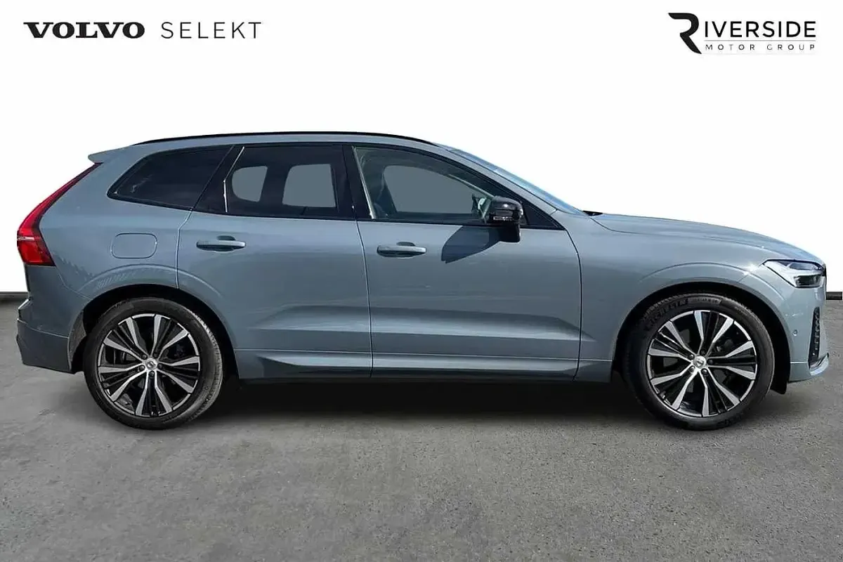 Second-hand Volvo XC60 Ultimate 250 CP (183 kW) 2023 Gri SUV