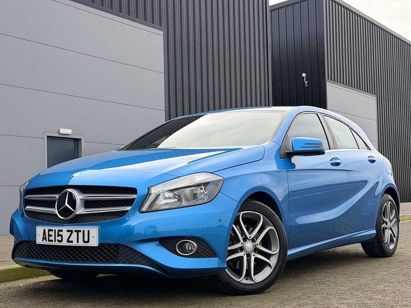 Used Mercedes A200 156 HP (114 kW) 2015 Blue Hatchback