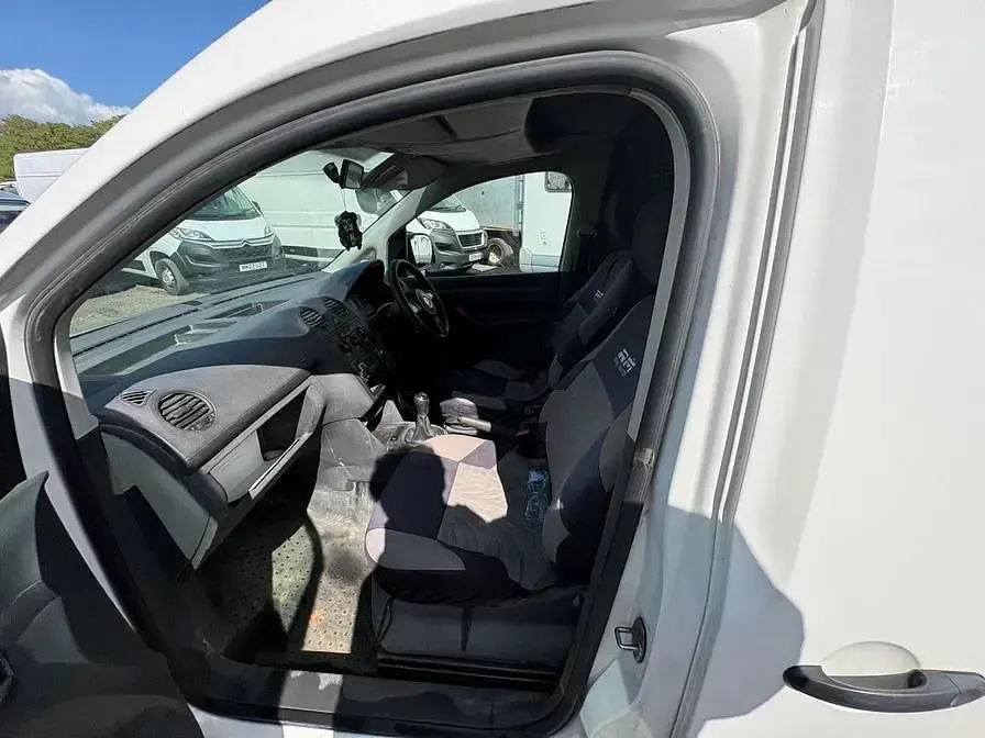 Begagnad VW Caddy Startline 102 HK (75 kW) 2015 Vit Minibuss