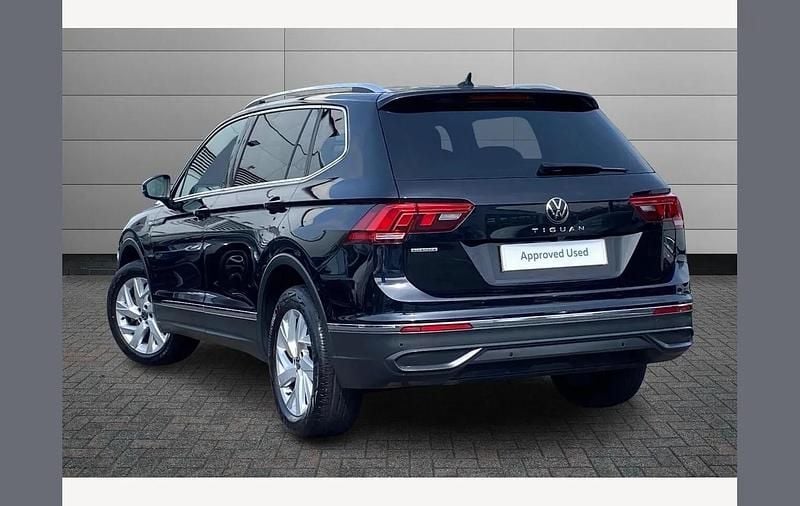 Gebraucht VW Tiguan Life 150 PS (110 kW) 2022 Schwarz SUV