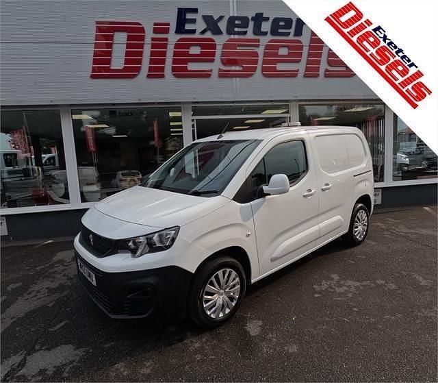 White Used 2022 Ford Transit Custom Van | £11,889 (Super price) - Image 1/4