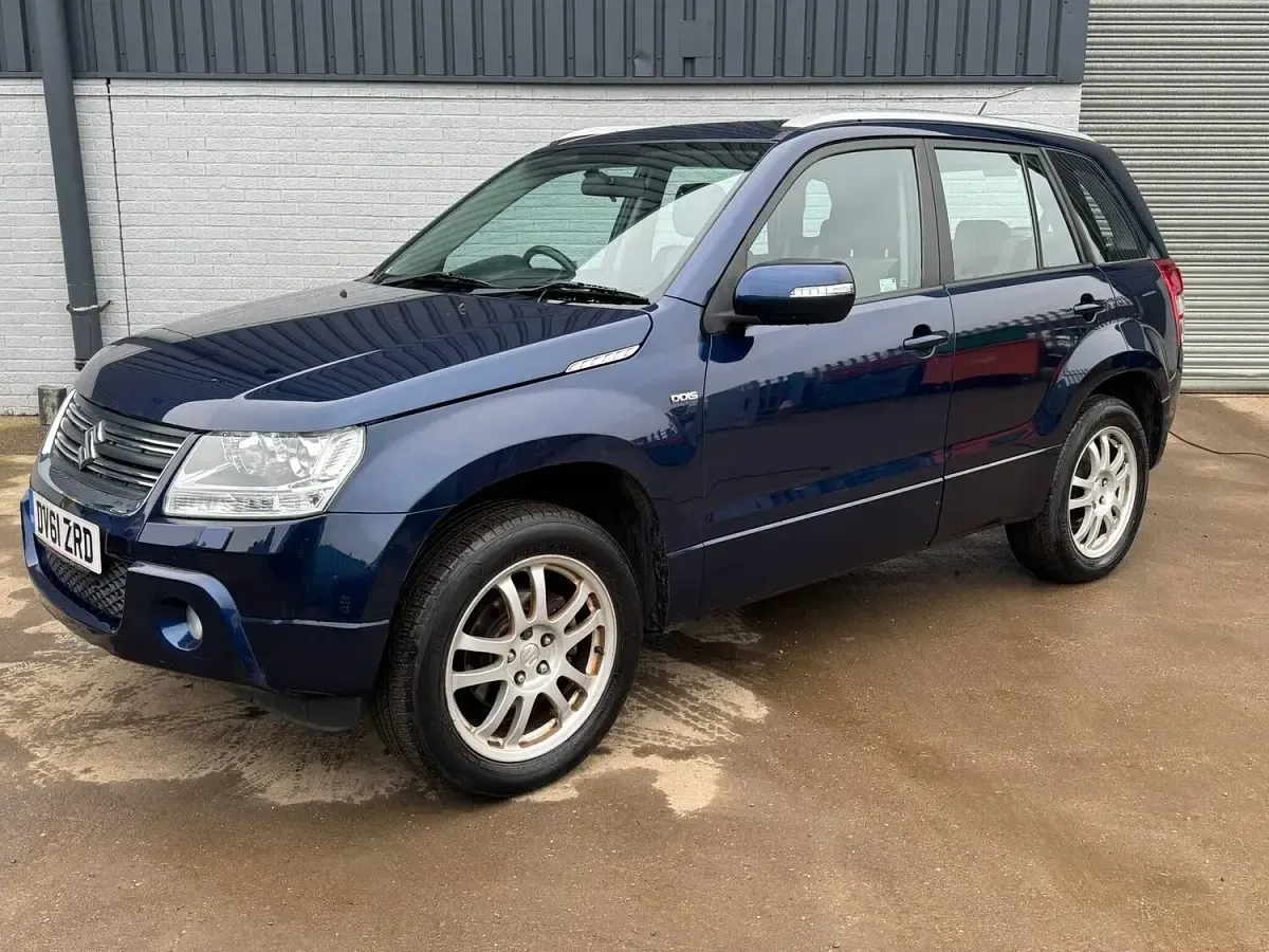Used Suzuki Grand Vitara SZ-T 129 HP (94 kW) 2011 Blue Estate