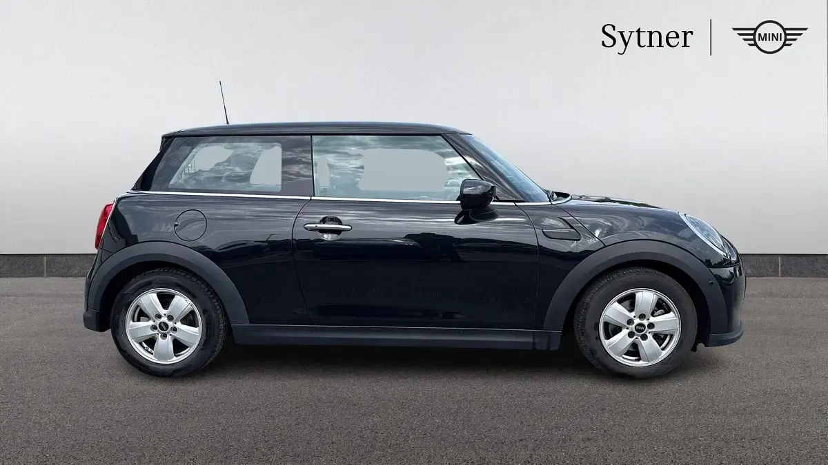 Used Mini Cooper Classic 134 HP (98 kW) 2023 Black Hatchback