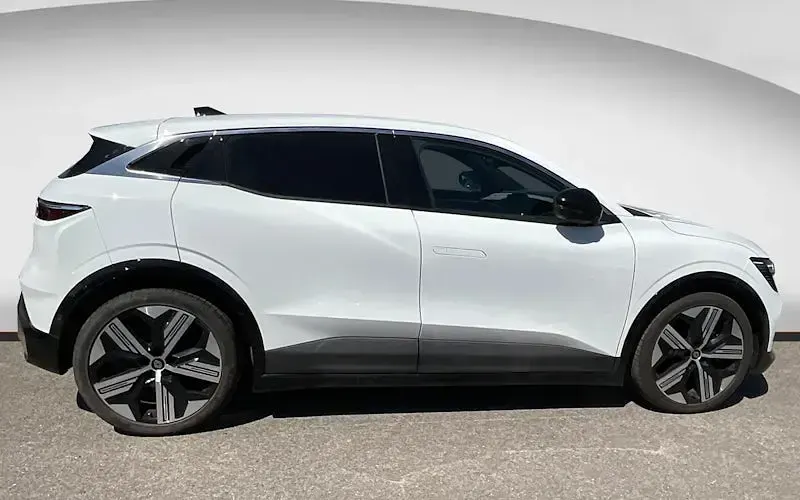 Used Renault Megane E-Tech Iconic 160 kW (218 HP) 2023 Hatchback