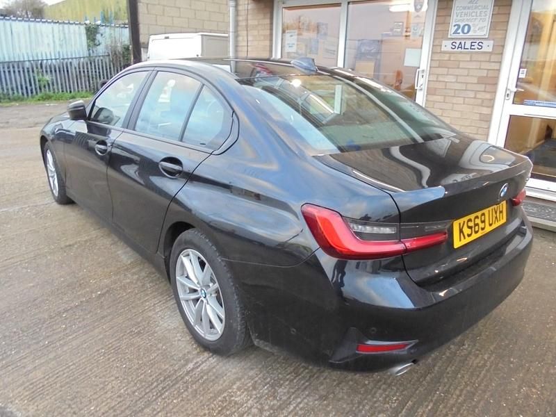 Used BMW 318 150 HP (110 kW) 2019 Black Sedan