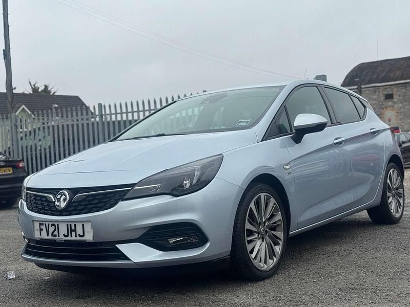 Second-hand Vauxhall Astra SRi 122 CP (89 kW) 2021 Argintiu Hatchback