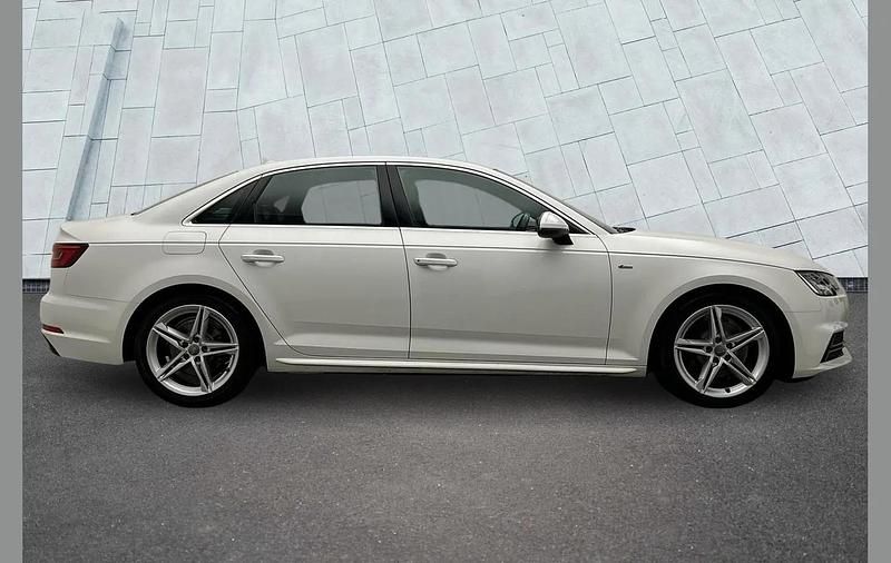 Used Audi A4 S-Line 147 HP (108 kW) 2018 White Sedan