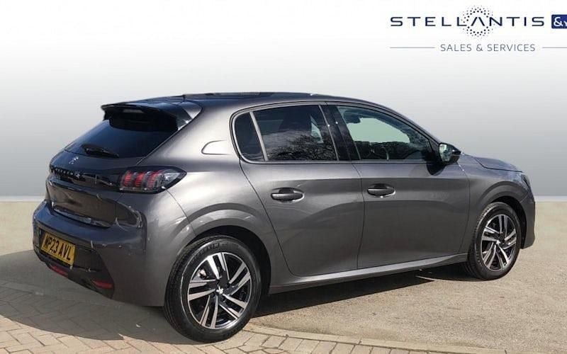 Used Peugeot 208 Allure+ 102 HP (75 kW) 2023 Hatchback