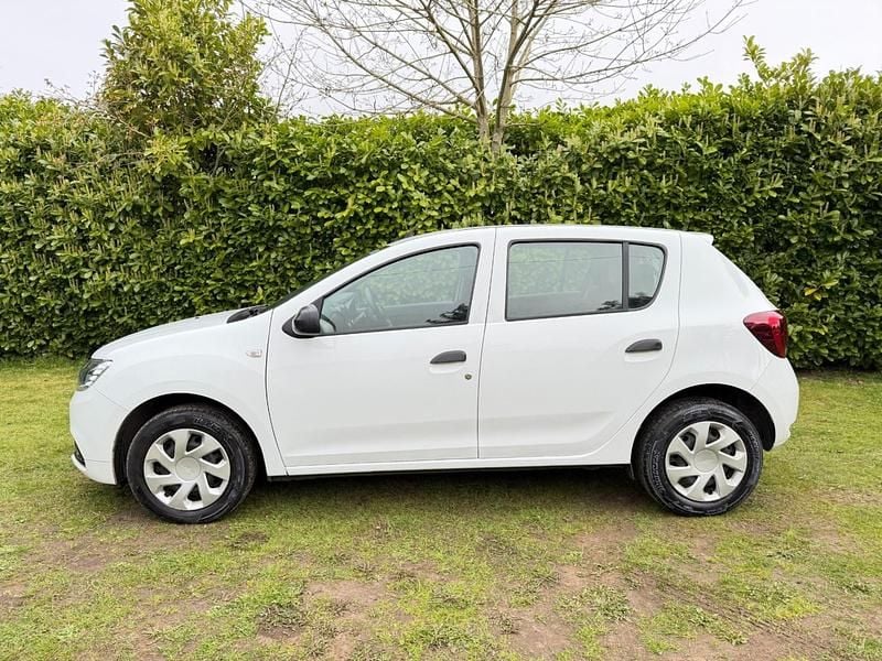 Used Dacia Sandero Essentiel 2018 White Hatchback