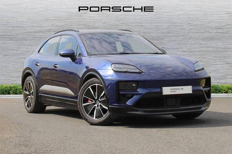 Gentian blue metallic Used 2024 Porsche Macan Turbo SUV | £88,995 - Image 1/4