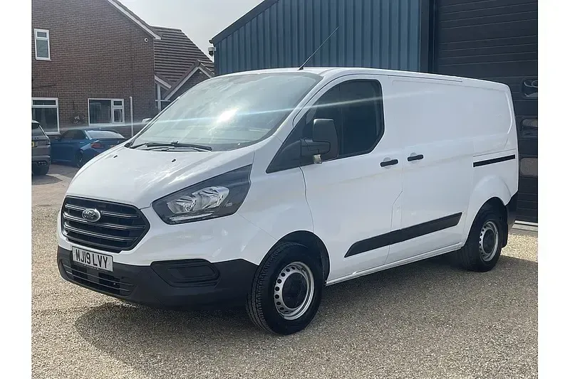 Used Ford Transit Custom 105 HP (77 kW) 2019 White Van