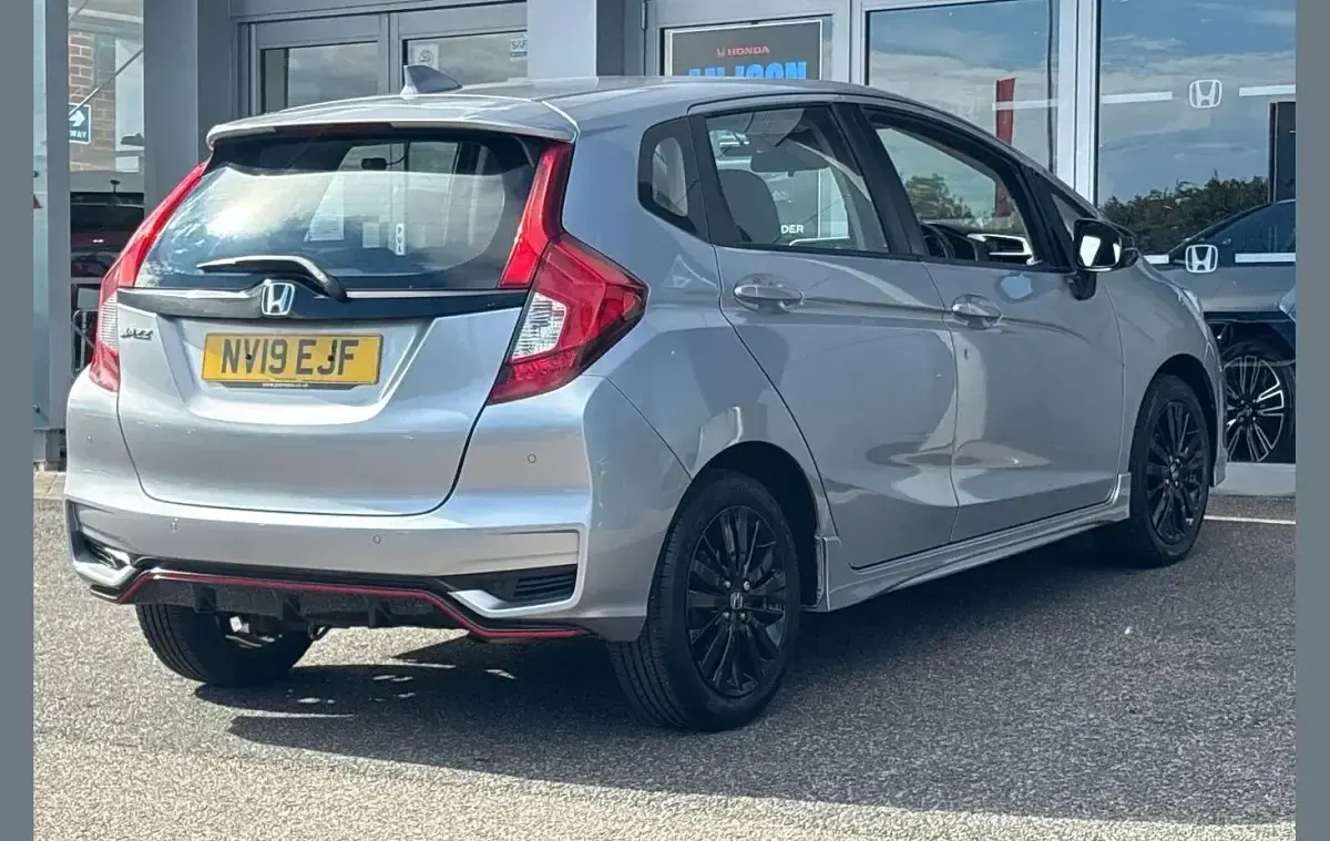 Used Honda Jazz Sport 130 HP (95 kW) 2019 Silver Hatchback