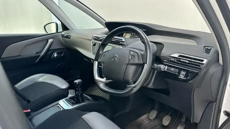 Used Citroën Grand C4 Picasso Flair 130 HP (95 kW) 2019 White MPV