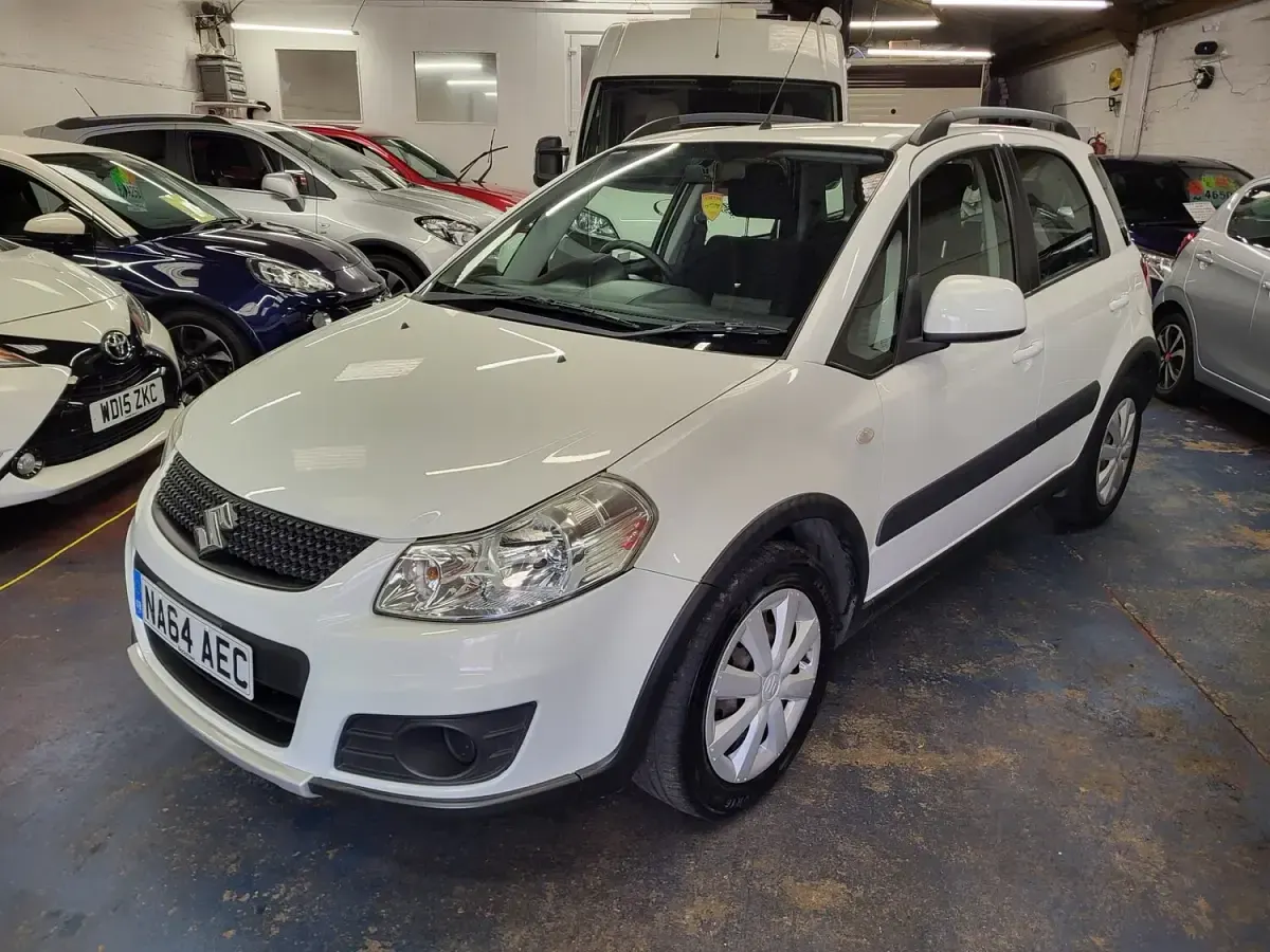Used Suzuki SX4 SZ3 118 HP (86 kW) 2014 White Hatchback