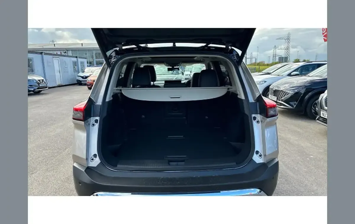 New Nissan X-Trail Tekna 213 HP (156 kW) 2026 Silver SUV