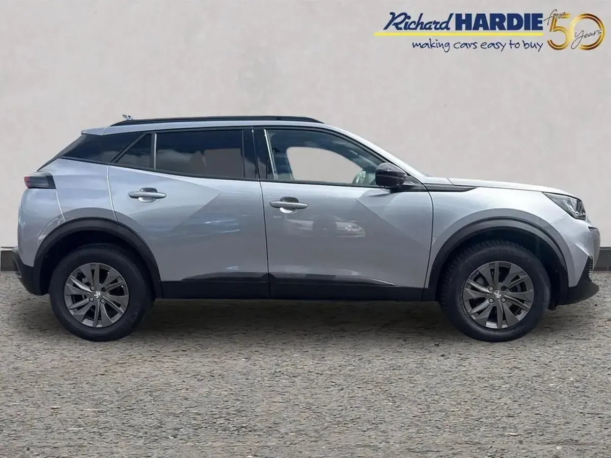 Used Peugeot 2008 Active+ 100 HP (73 kW) 2023 Grey SUV