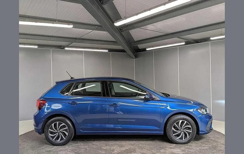 Used VW Polo Life 95 HP (69 kW) 2024 Blue Hatchback