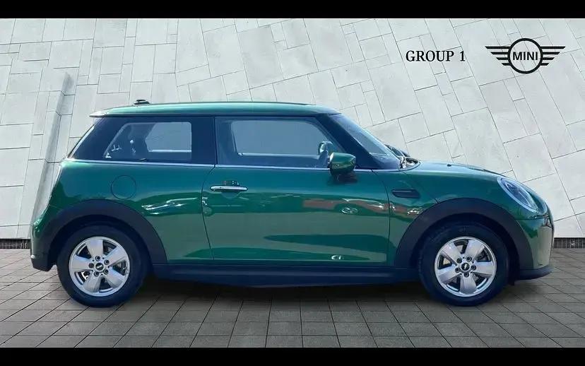 Used Mini Cooper Classic 134 HP (98 kW) 2023 Green Hatchback
