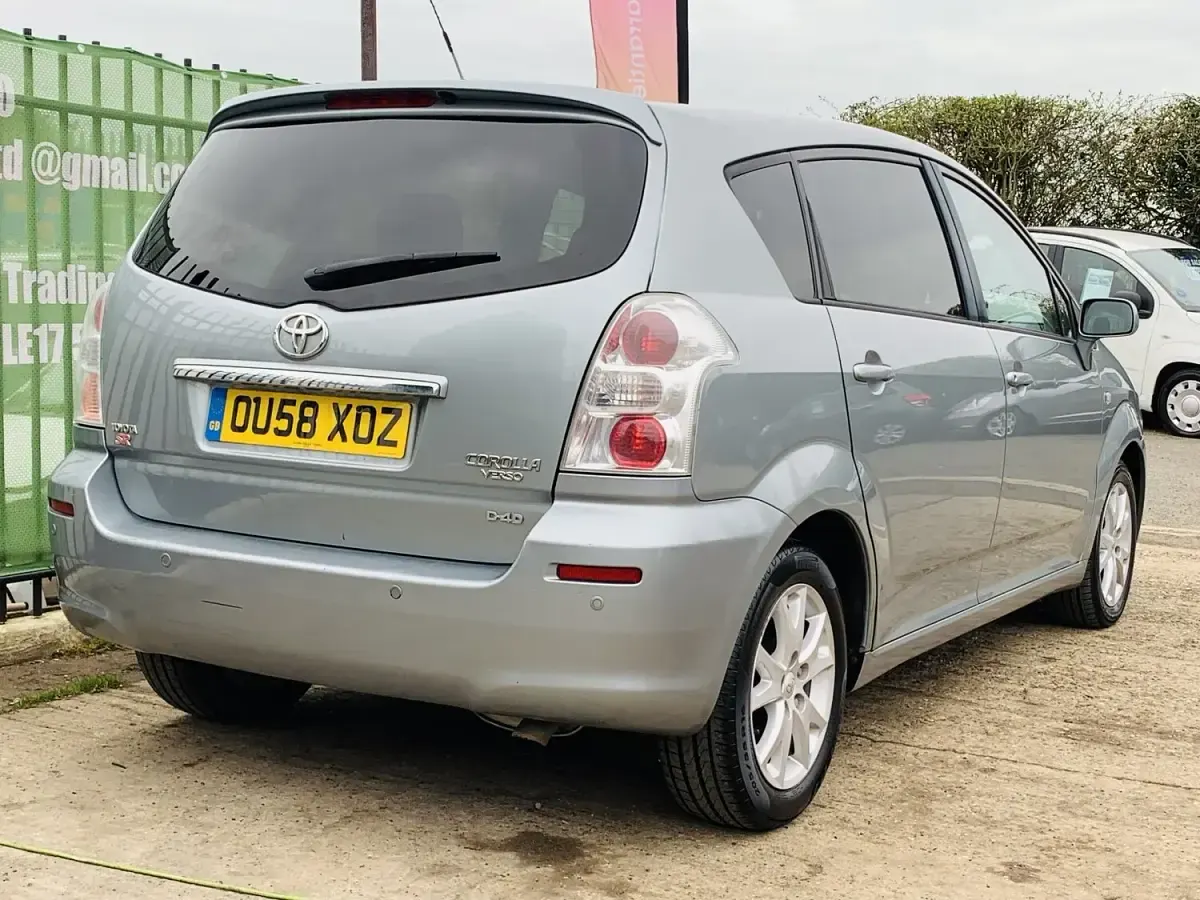 Used Toyota Corolla Verso SR 2008 Silver MPV