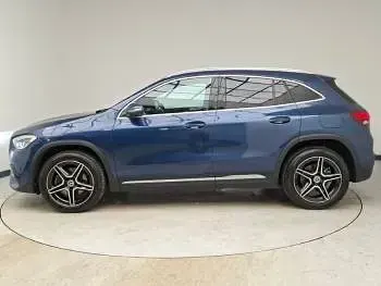 Usado Mercedes GLA250 Executive 218 HP (160 kW) 2023 Azul SUV