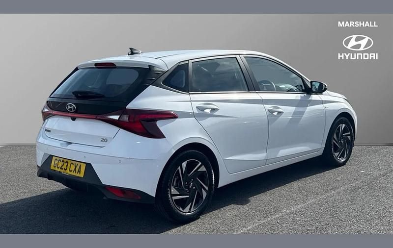 Used Hyundai i20 SE 100 HP (73 kW) 2023 White Hatchback