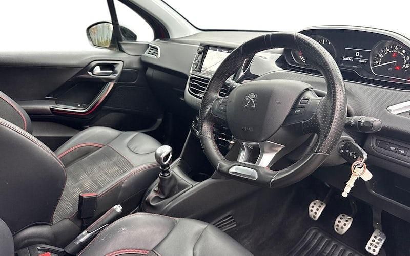 Used Peugeot 208 GT-line 110 HP (80 kW) 2019 Red Hatchback