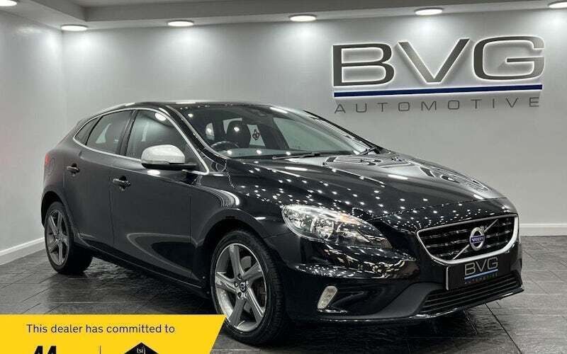 Black Used 2015 Volvo V40 R-Design Estate | £7,994 (Fair price) - Image 1/2