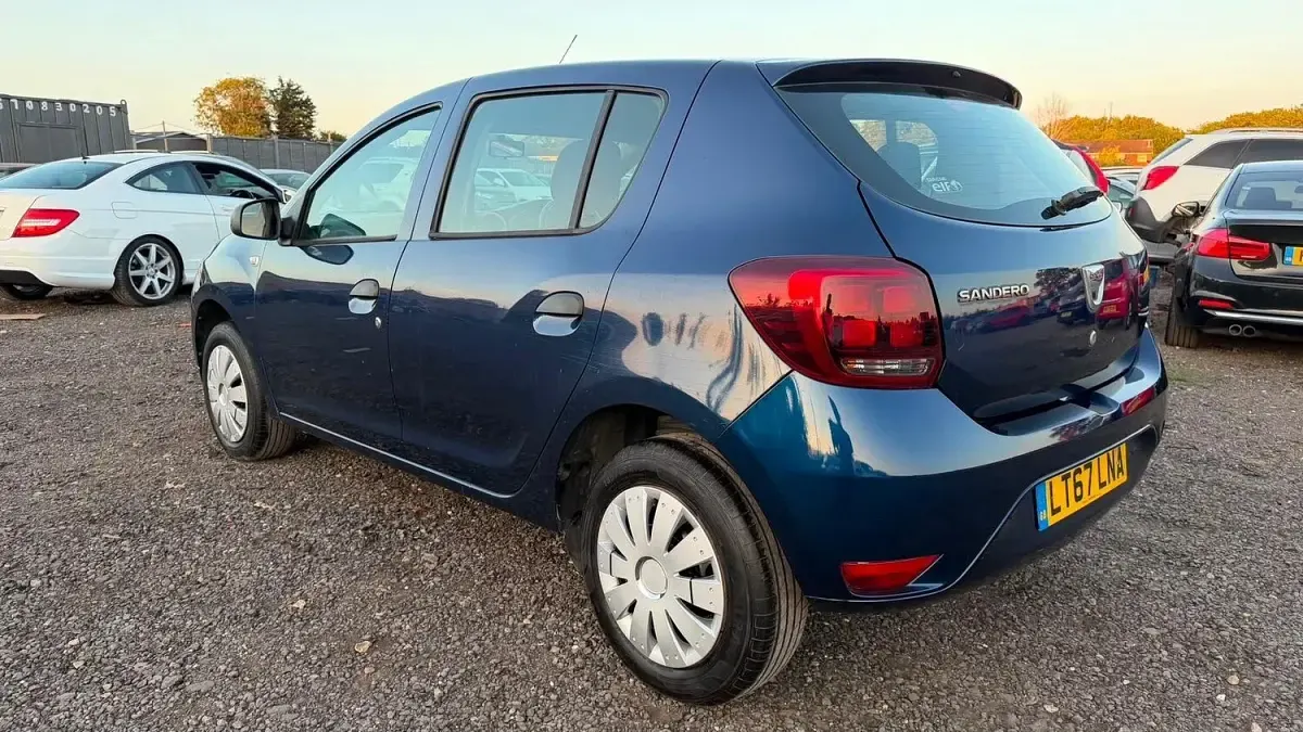 Used Dacia Sandero Ambiance 90 HP (66 kW) 2017 Blue Hatchback