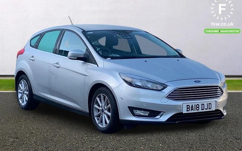 Used Ford Focus Titanium 125 HP (91 kW) 2017 Silver Hatchback