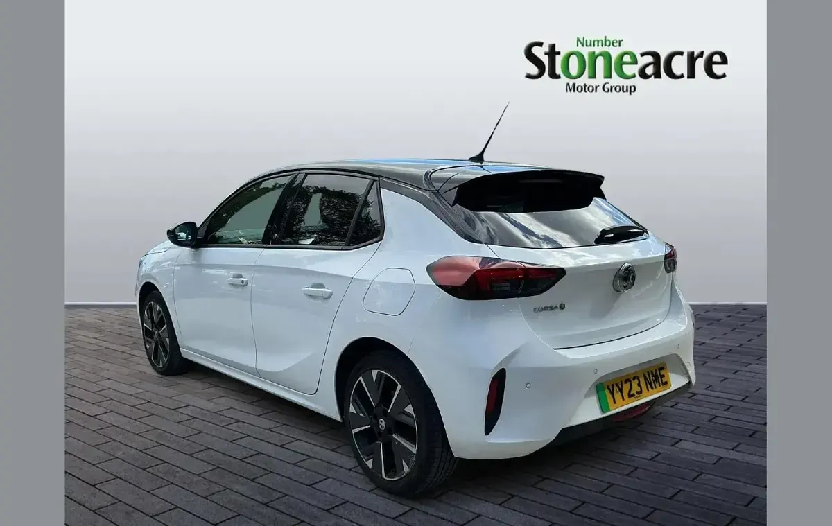 Usado Vauxhall Corsa-e 100 kW (136 HP) 2023 Branco Citadino
